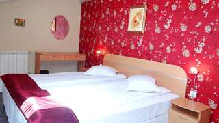 Отель Hotel Markita Велинград Суперлюкс с 2 спальнями-1